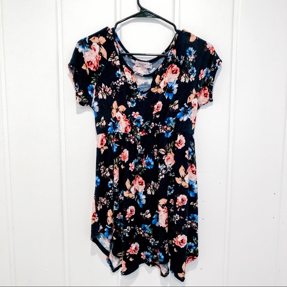 Really pretty and soft maternity tunic!